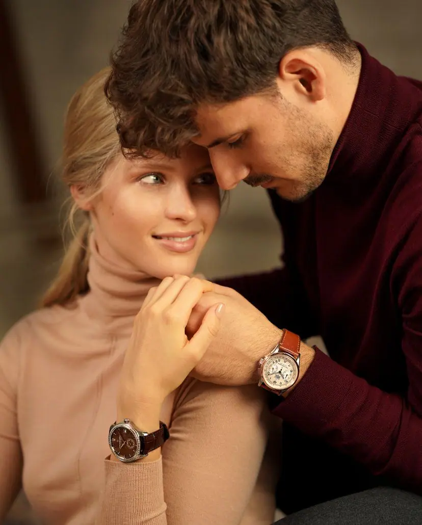 Couple portant des montres Bucherer