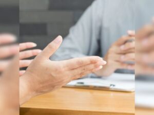Mener des entretiens clients efficaces et alignés